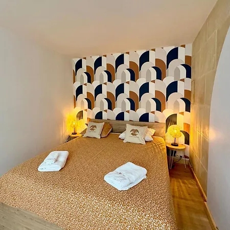 Le Bijoux De Nimes, T2 Centre Lägenhet *